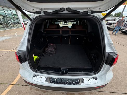 Used 2023 Mercedes-Benz GLB 250 4MATIC image 24