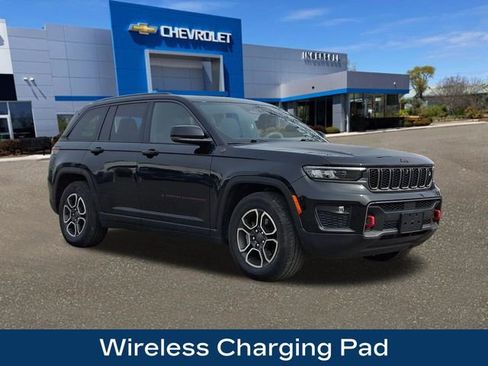 Used 2022 Jeep Grand Cherokee Trailhawk w/ ADV Protech Group II AWD/4WD image 34