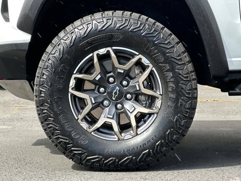Used 2024 Chevrolet Colorado ZR2 AWD/4WD image 25