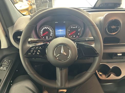 New 2025 Mercedes-Benz Sprinter 2500 image 13