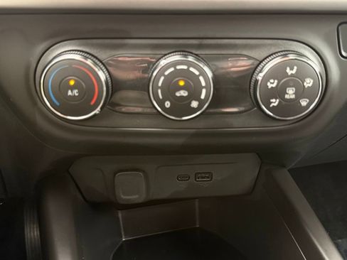 Used 2024 Chevrolet Trax LS image 26