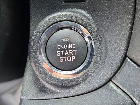 Used 2022 Subaru Outback Limited image 21