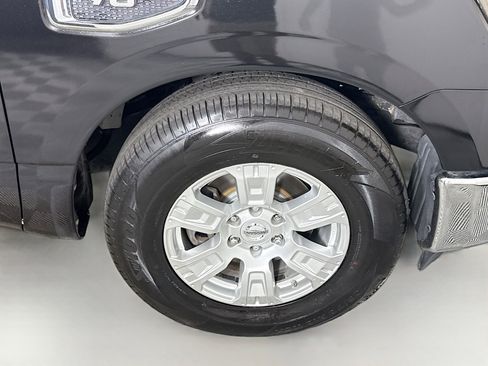 Used 2017 Nissan Titan SV RWD image 31