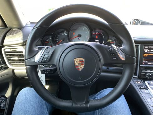 Used 2013 Porsche Panamera image 13