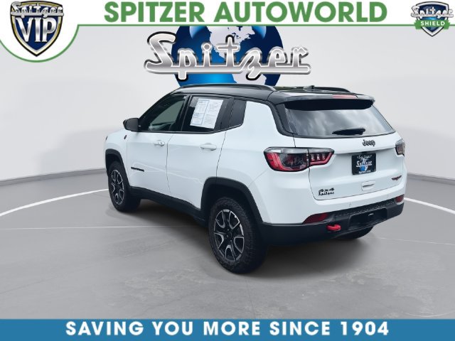 Used 2025 Jeep Compass Trailhawk w/ Trailer Tow Group AWD/4WD image 12