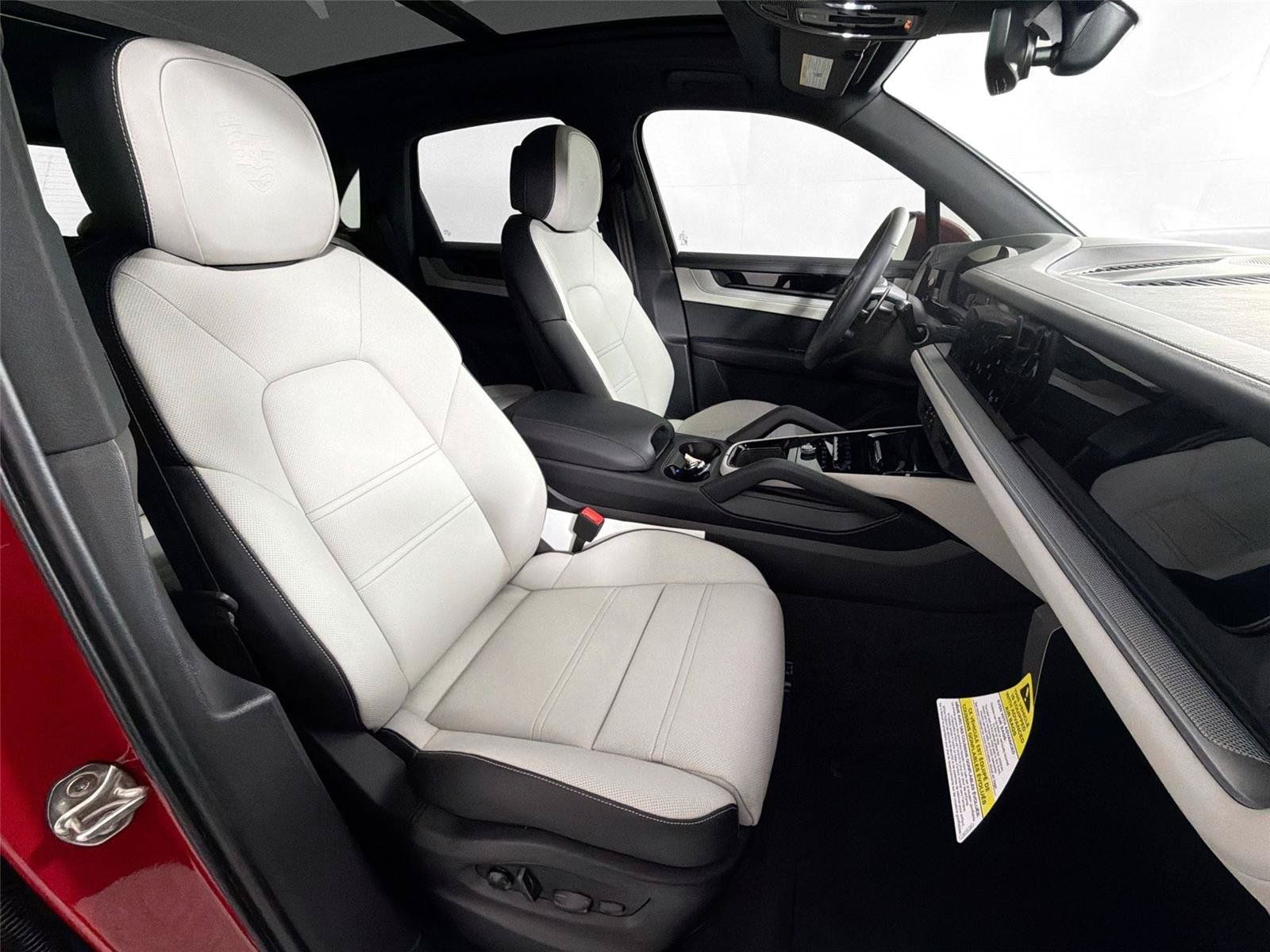 Certified 2026 Porsche Cayenne AWD/4WD image 27