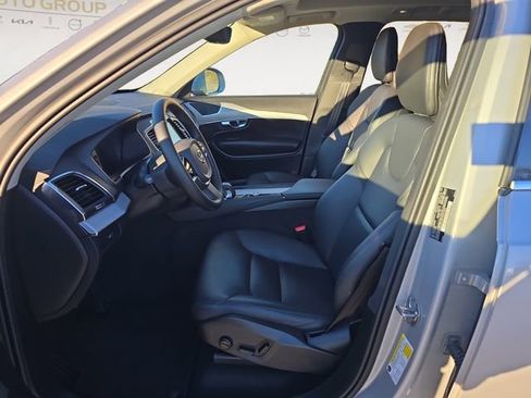 Certified 2025 Volvo XC90 B5 Core AWD/4WD image 9
