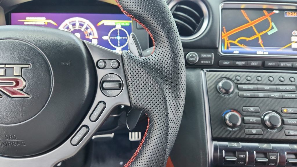 Used 2015 Nissan GT-R Premium AWD/4WD image 31