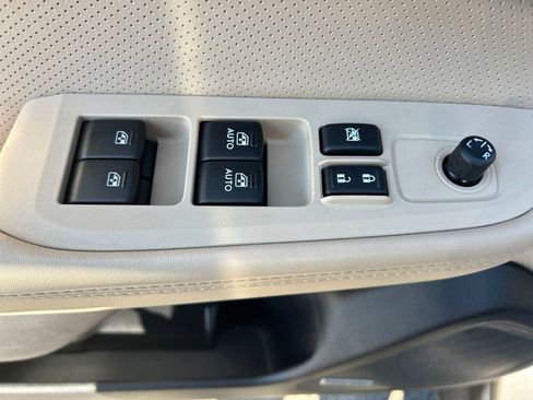 Used 2017 Subaru Outback 3.6R Limited AWD/4WD image 22