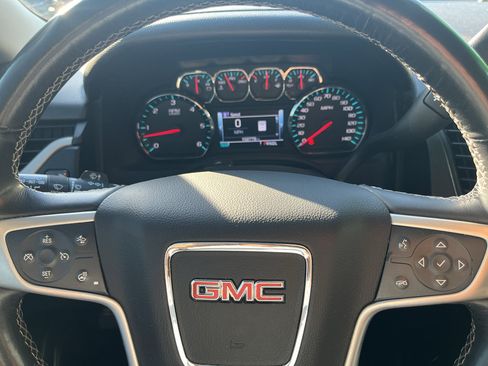 Used 2018 GMC Yukon XL SLT w/ Premium Edition AWD/4WD image 16