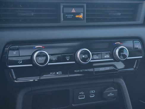 Certified 2025 Honda Pilot Touring image 22