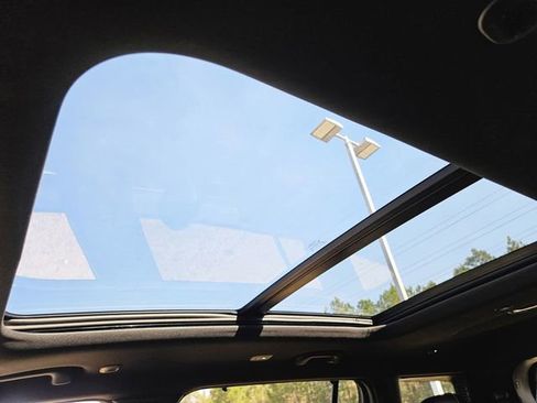 Used 2024 Jeep Grand Cherokee L Limited w/ Luxury Tech Group II image 27