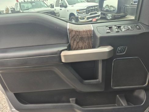 Used 2017 Ford F250 Lariat w/ Lariat Value Package image 21