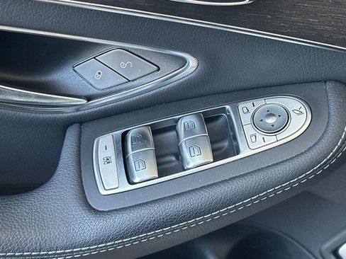 Used 2019 Mercedes-Benz C 300 Sedan image 15
