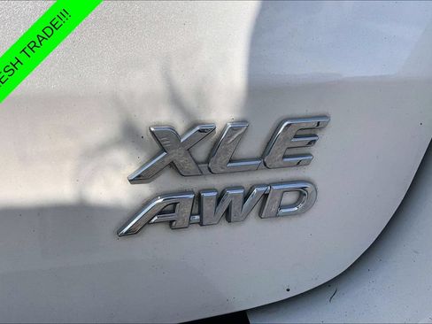 Used 2020 Toyota Sienna XLE Premium AWD/4WD image 23