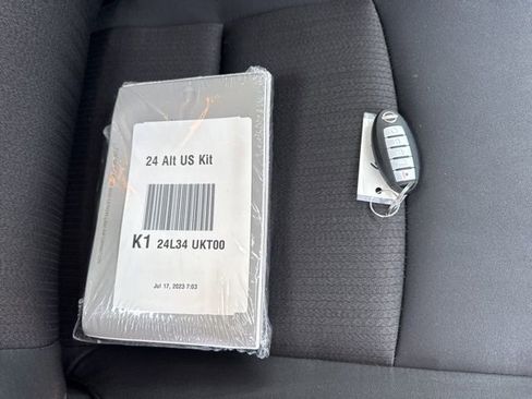 Used 2024 Nissan Altima 2.5 SV image 16
