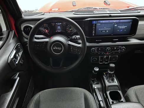 Used 2025 Jeep Wrangler Unlimited Sport AWD/4WD image 14