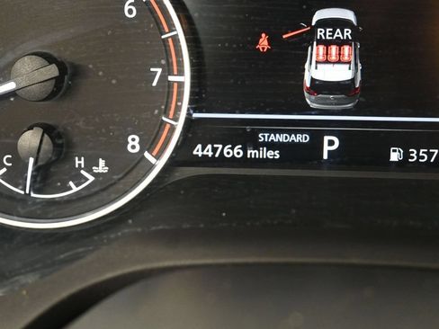 Used 2025 Nissan Rogue SV FWD image 26