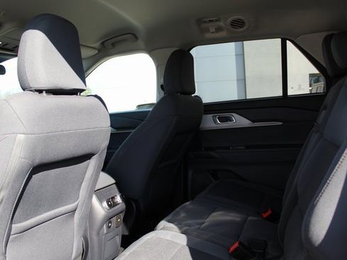 Used 2025 Ford Explorer Active image 14