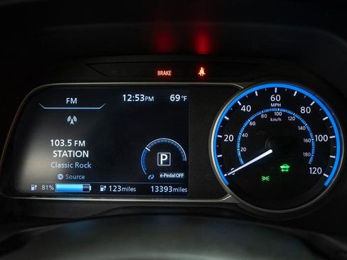 Used 2024 Nissan Leaf S image 17