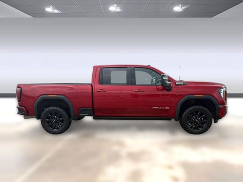 Used 2024 GMC Sierra 2500 AT4 w/ AT4 Premium Plus Package AWD/4WD image 7