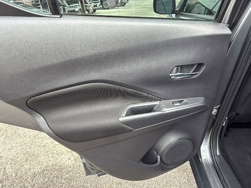 Used 2023 Nissan Kicks SV FWD image 15