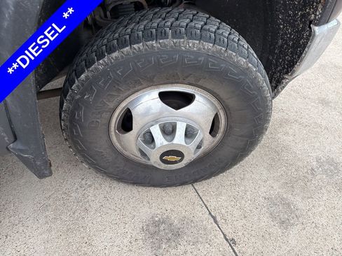 Used 2020 Chevrolet Silverado 3500 LTZ w/ LTZ Texas Edition image 11