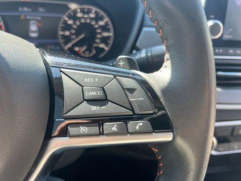 Used 2024 Nissan Altima 2.5 SR AWD/4WD image 23