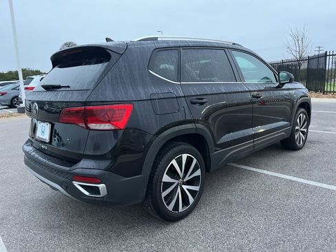 Used 2024 Volkswagen Taos SE image 4