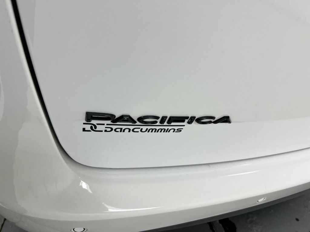 New 2026 Chrysler Pacifica Select FWD image 26