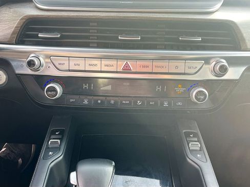 Used 2022 Kia Telluride EX w/ EX Premium Package image 16