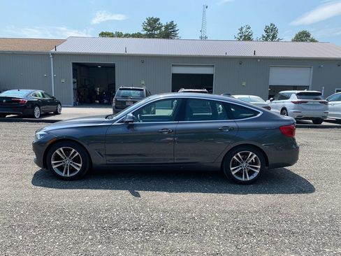 Used 2018 BMW 330i Gran Turismo xDrive image 9