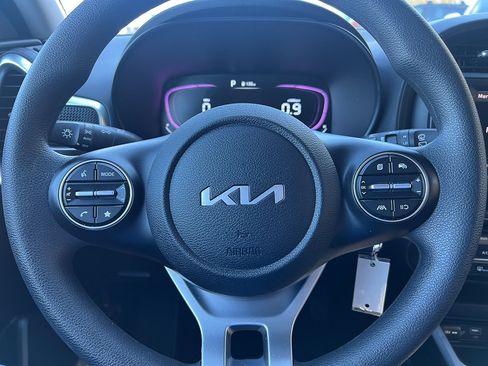 Used 2025 Kia Soul LX w/ LX Technology Package image 15