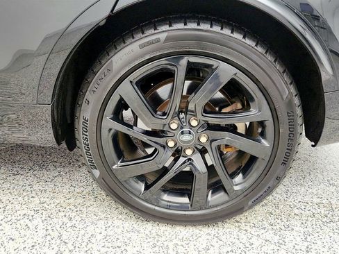 Used 2023 Land Rover Discovery HSE R-Dynamic image 9
