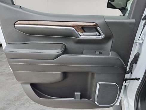 Used 2024 GMC Sierra 1500 Elevation image 17