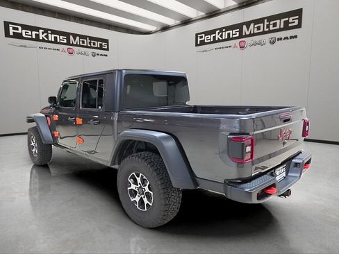 Used 2024 Jeep Gladiator Mojave w/ Technology Group AWD/4WD image 3