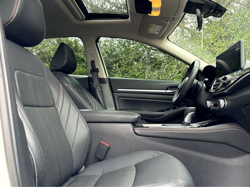 Certified 2024 Nissan Altima 2.5 SR w/ SR Premium Package image 11