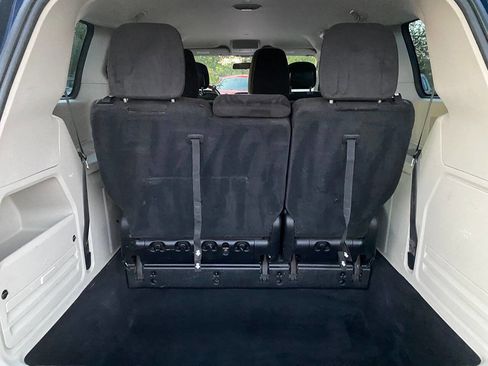 Used 2014 Dodge Grand Caravan American Value Package FWD image 25