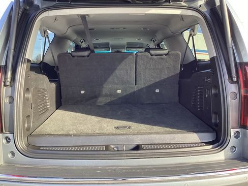 Used 2020 Chevrolet Suburban Premier image 13