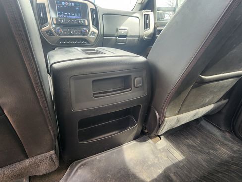 Used 2017 GMC Sierra 2500 Denali w/ Duramax Plus Package AWD/4WD image 22