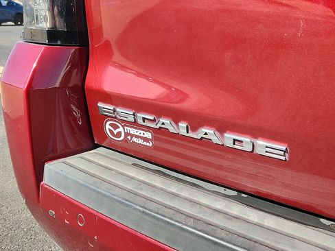 Used 2016 Cadillac Escalade Luxury image 10