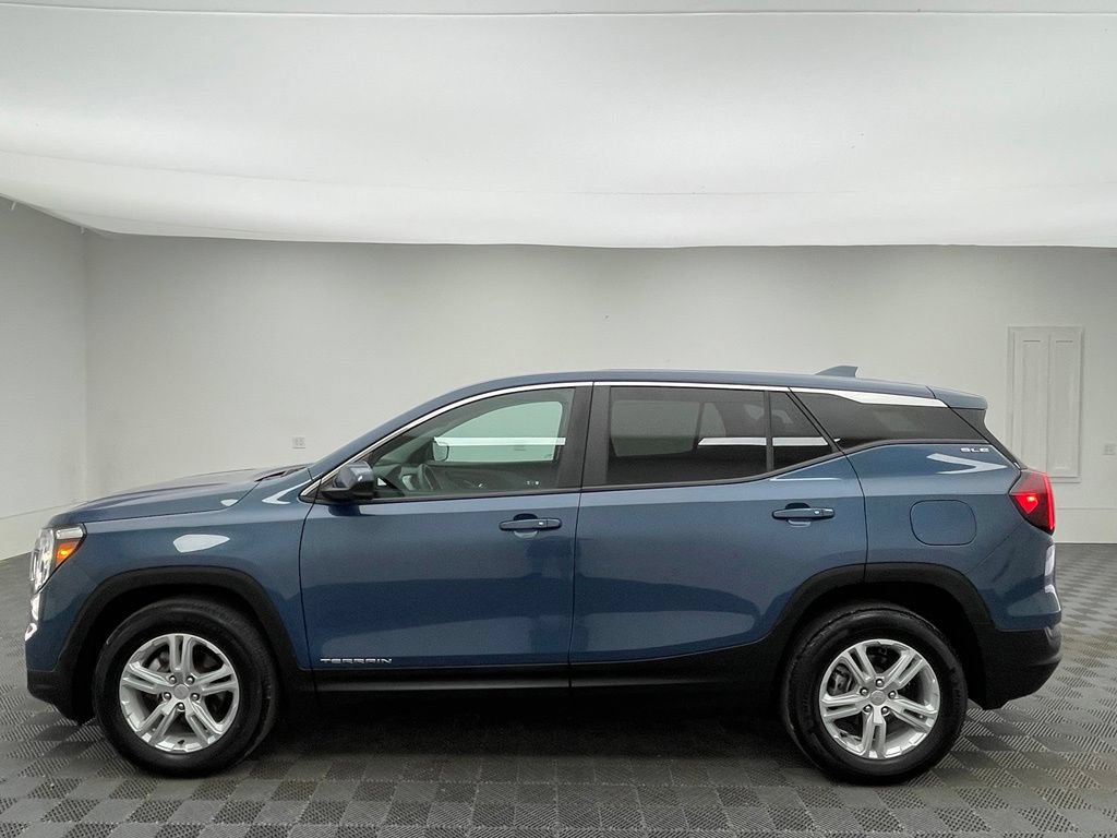 Used 2024 GMC Terrain SLE FWD image 10