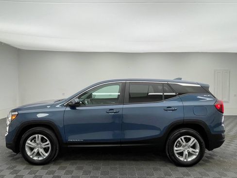 Used 2024 GMC Terrain SLE FWD image 10