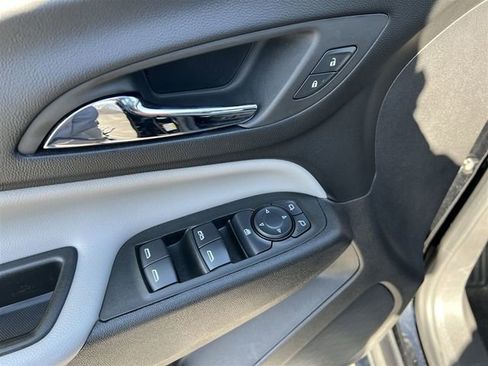 Certified 2024 Chevrolet Equinox LS w/ LS Convenience Package image 19