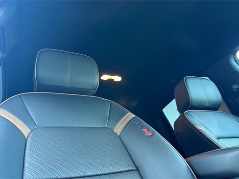 Used 2023 GMC Canyon AT4 w/ AT4 Premium Package image 20