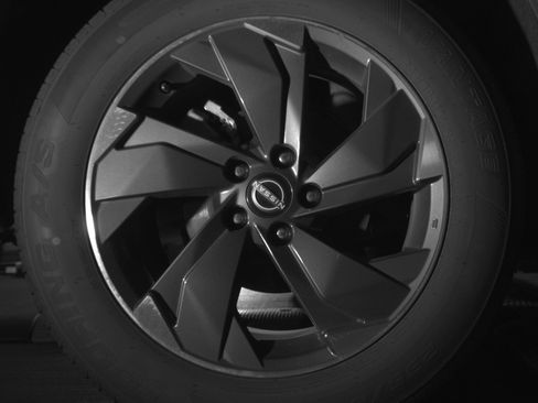 Used 2025 Nissan Rogue SV FWD image 15