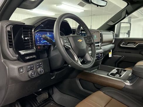 New 2025 Chevrolet Silverado 2500 High Country w/ Technology Package AWD/4WD image 10
