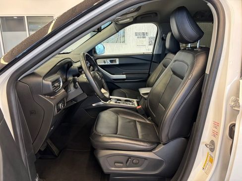 Used 2023 Ford Explorer Limited image 15