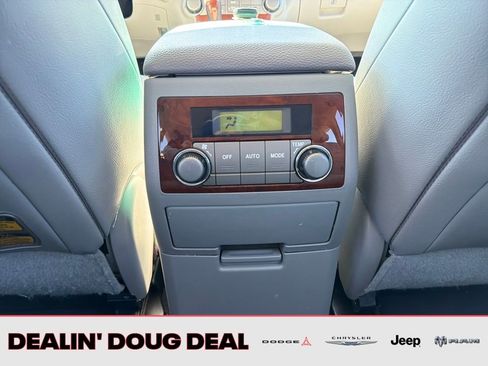 Used 2013 Toyota Highlander Limited AWD/4WD image 28