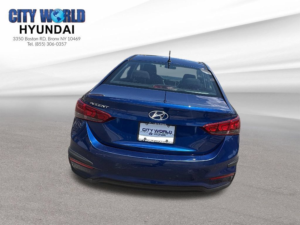 Used 2022 Hyundai Accent SE w/ Cargo Package FWD image 4